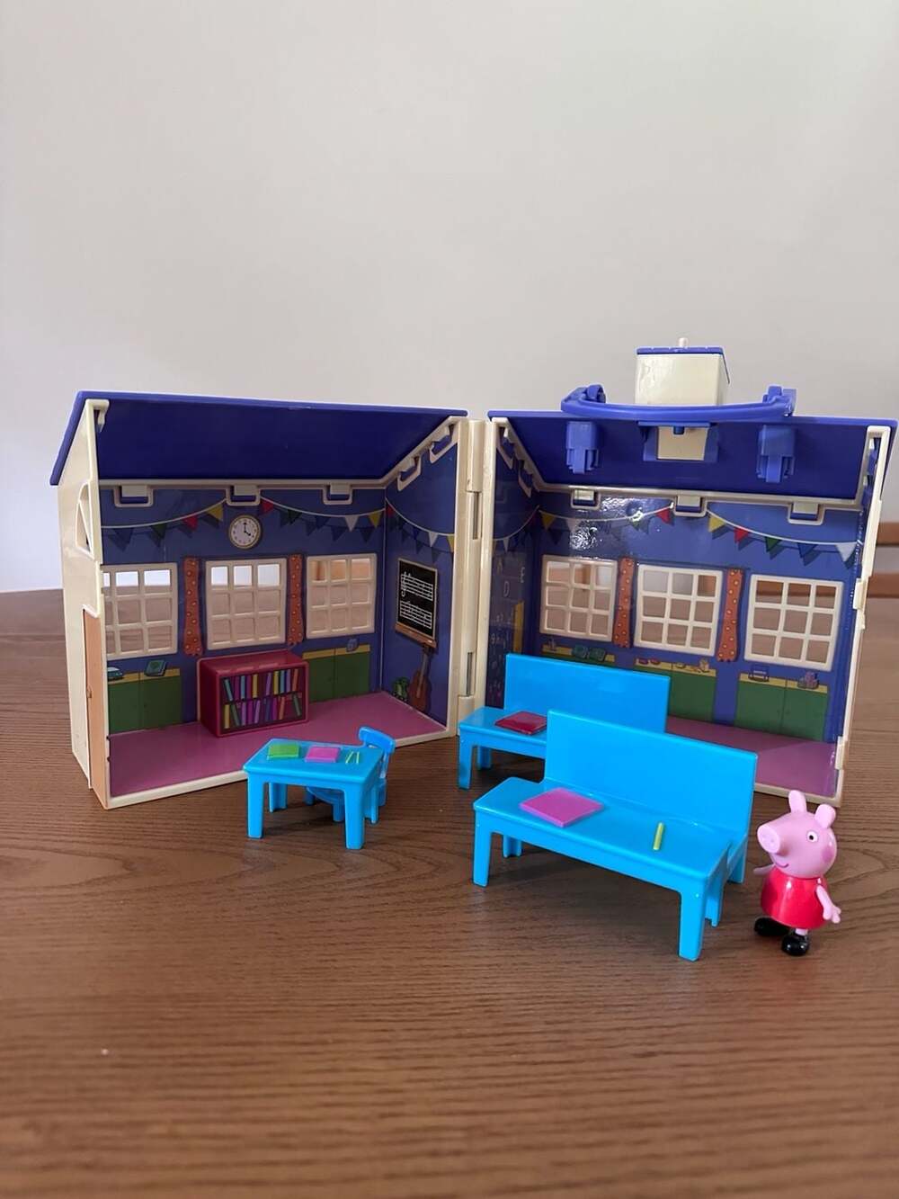 Peppa Pig Fold and Go School House Playset with Furniture and Figure